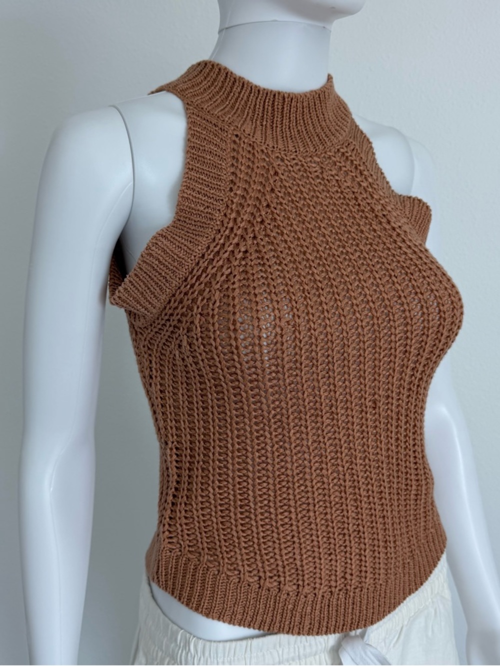 Wishlist Chunky Knit Sleeveless Top in Caramel
